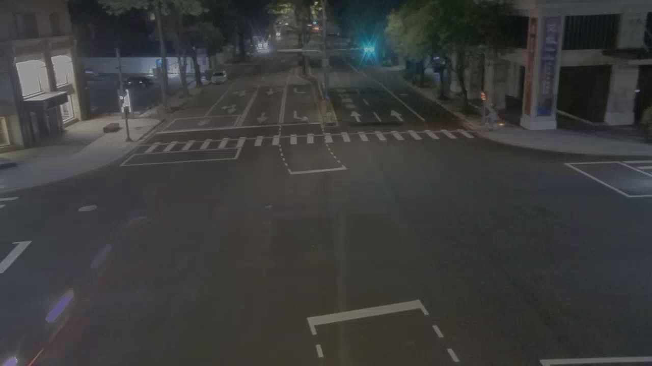 台中市西區五權西路/美村路(右側車流往南屯交流道)