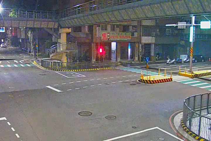 五權南路/忠明南路(右側車流往國光路)
