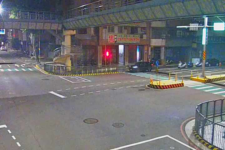 五權南路/忠明南路(右側車流往國光路)