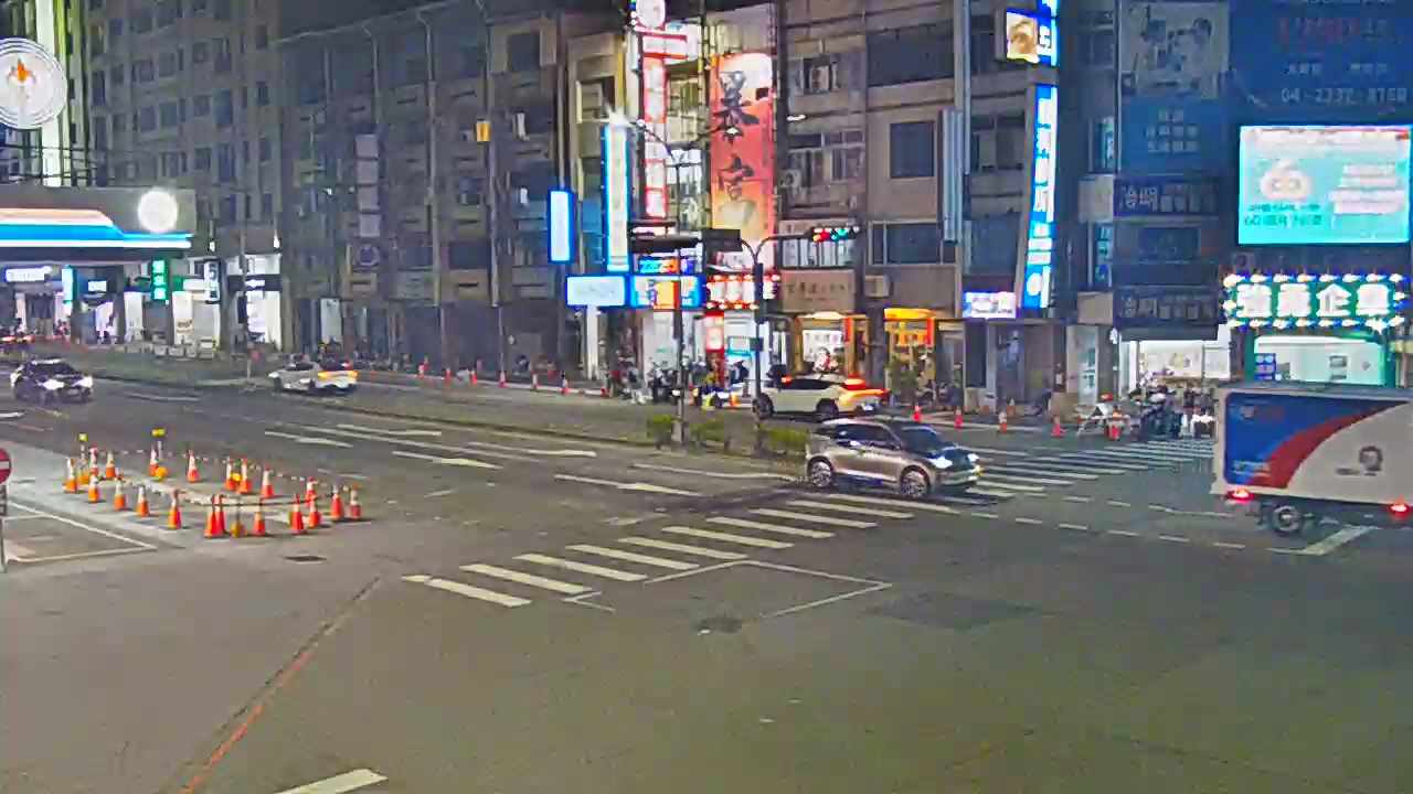 文心南路/復興路(右側車流往高工路)