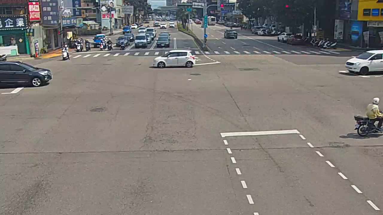 文心南路/復興路(右側車流往高工路)