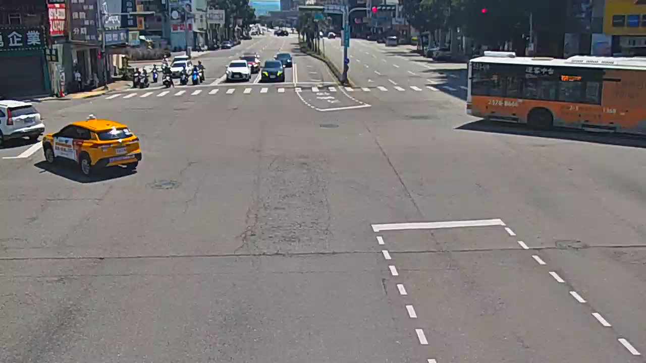文心南路/復興路(右側車流往高工路)