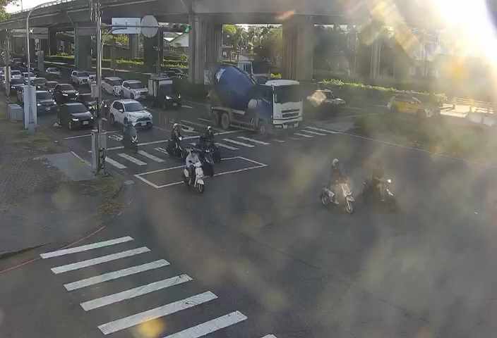 環中路東側/五權西路(車流往市政路)