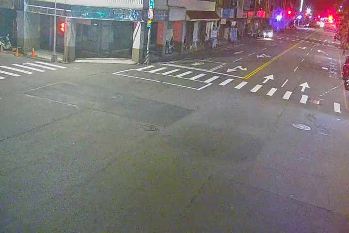 向上路/東興路(右側車流往文心路)