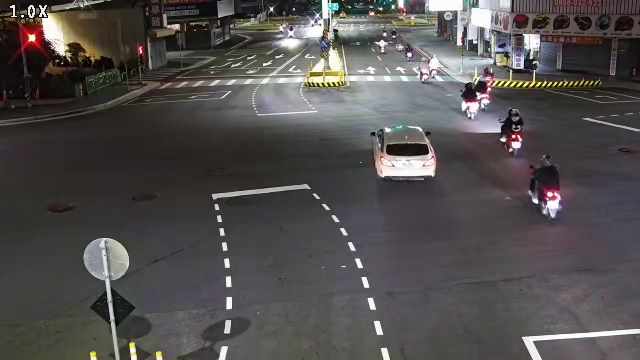 忠明南路/復興路(右側車流往中投公路)