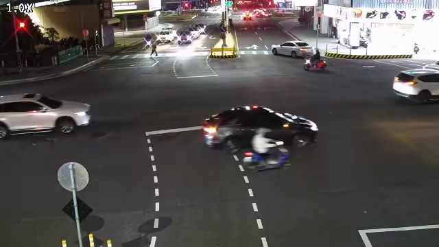 忠明南路/復興路(右側車流往中投公路)