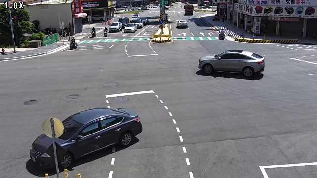 忠明南路/復興路(右側車流往中投公路)