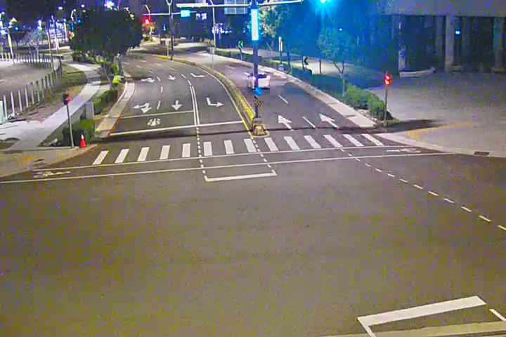 中科路/黎明路(右側車流往經貿五路)