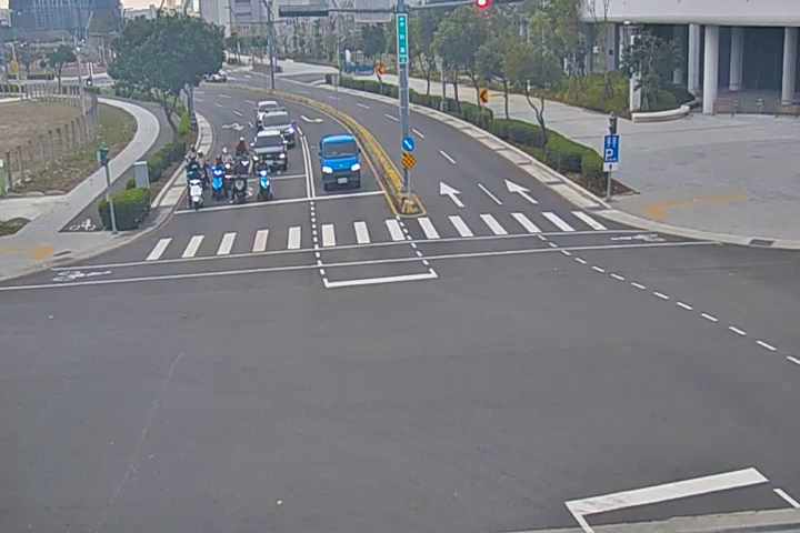 中科路/黎明路(右側車流往經貿五路)