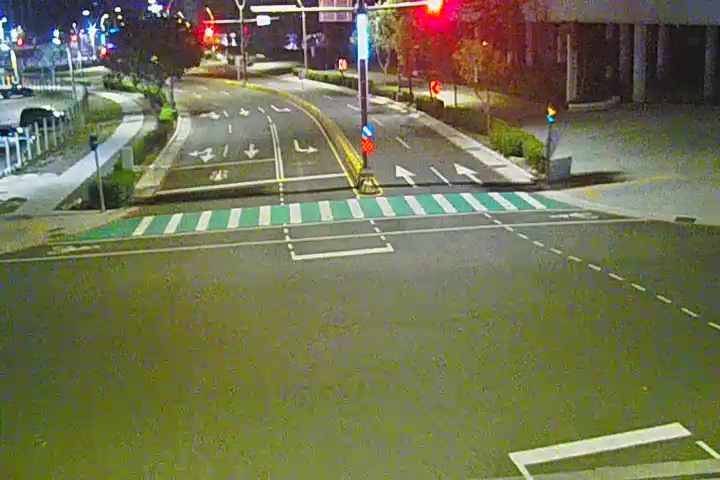 中科路/黎明路(右側車流往經貿五路)