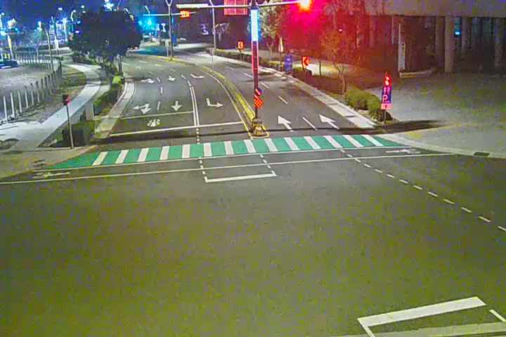 中科路/黎明路(右側車流往經貿五路)