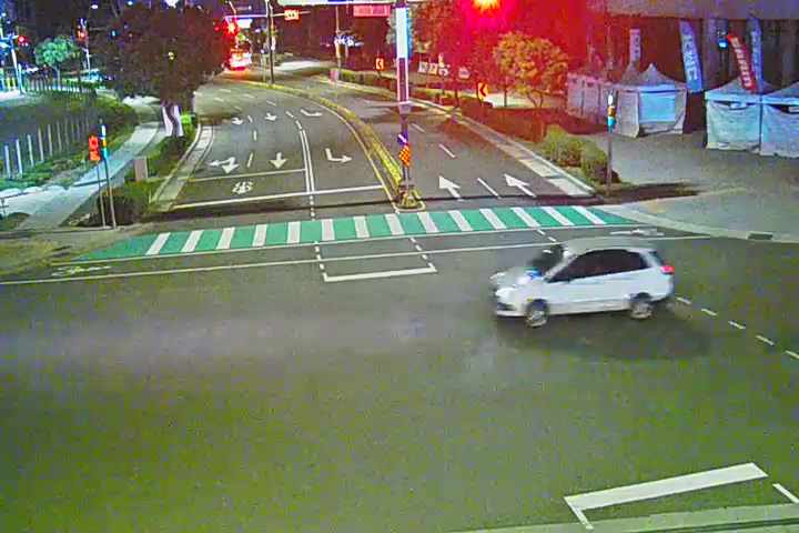 中科路/黎明路(右側車流往經貿五路) Zhongke Rd./Liming Rd. (Right side Traffic flow to Jingmao 5th Rd.)