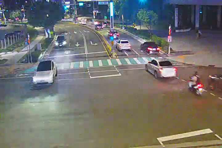 中科路/黎明路(右側車流往經貿五路) Zhongke Rd./Liming Rd. (Right side Traffic flow to Jingmao 5th Rd.)