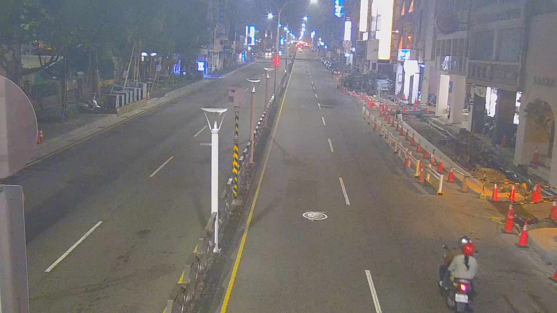 台中市北區三民路/育才街(右側車流往公園路)