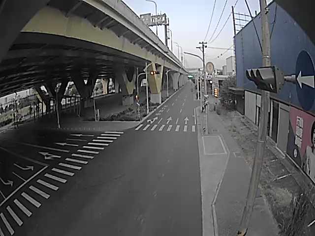 環中路/松竹路(右側車流往中清路)Huanzhong Rd. /Songzhu Rd.(Right side Traffic flow to Zhongqing Rd.)