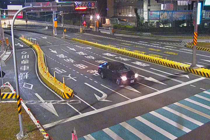 忠明南路/國光路(右側車流往建國路)