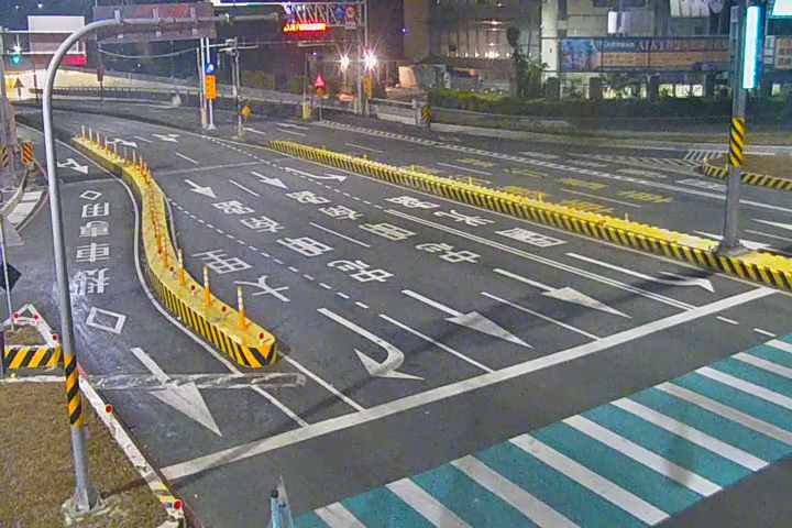 忠明南路/國光路(右側車流往建國路)