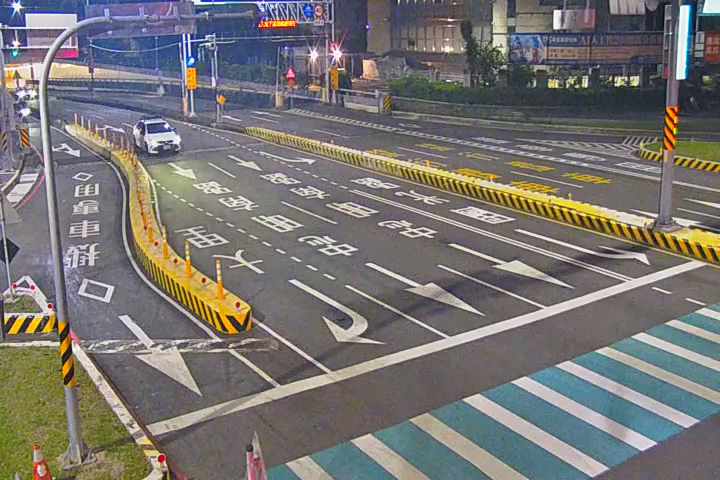 忠明南路/國光路(右側車流往建國路)