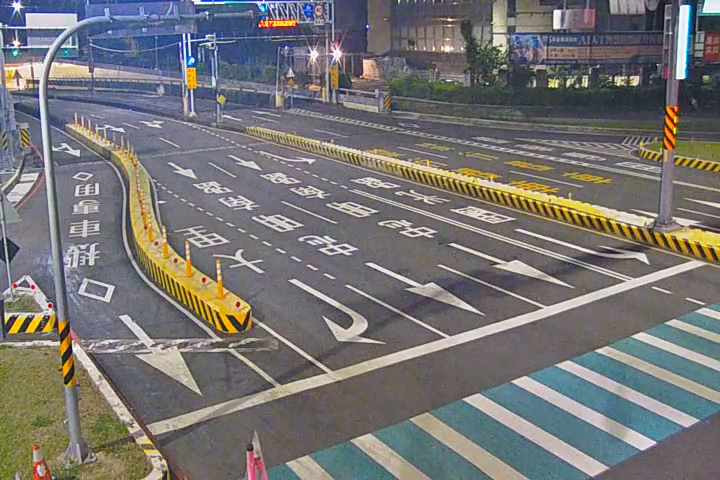 忠明南路/國光路(右側車流往建國路)