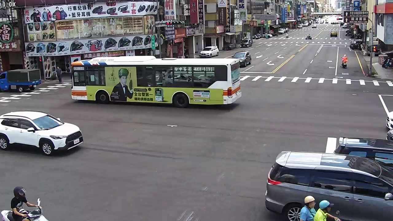 林森路/五權路(右側車流往建國路)